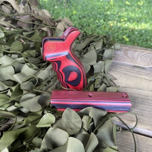 Katran Grip And Cheek Piece In Red